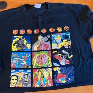 Pearl Jam European Tour 2010 Tshirt Size L